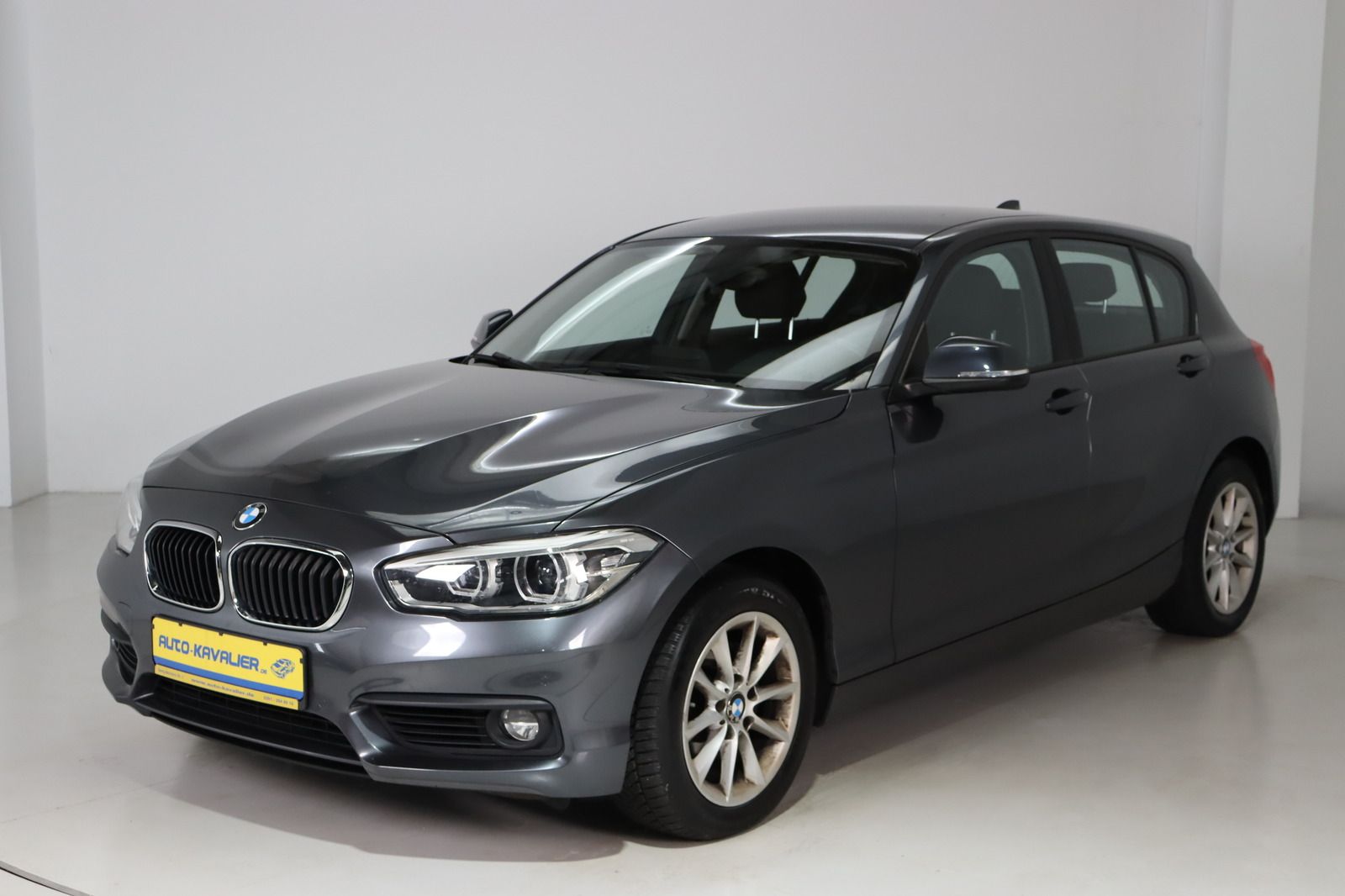 Fahrzeugabbildung BMW 118 d xDrive * Navi * Bi-Xenon * Sitzhzg.