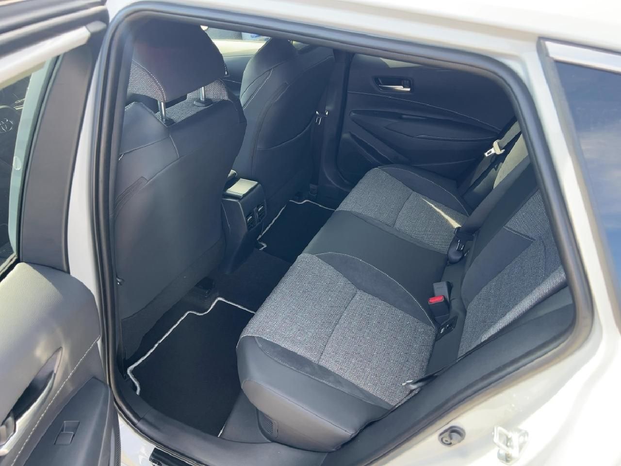 Fahrzeugabbildung Toyota Corolla TS 2,0 Hybrid Teamplayer *Technikpaket