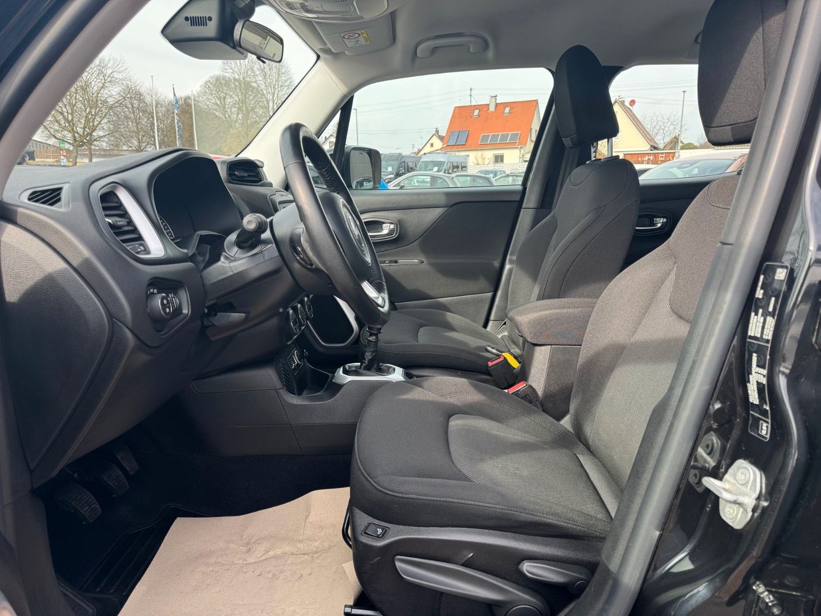 Fahrzeugabbildung Jeep Renegade Night Eagle Diesel FWD 2-Zonen Klima