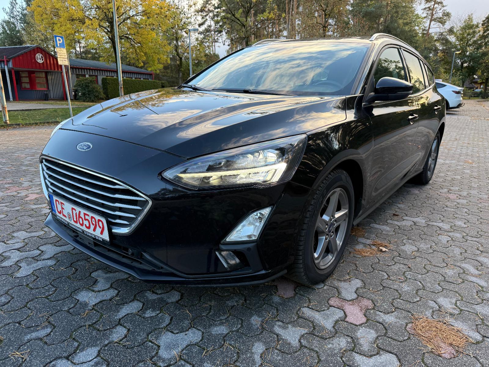 Ford Focus Turnier Cool & Connect KAMERA LED TUV neu