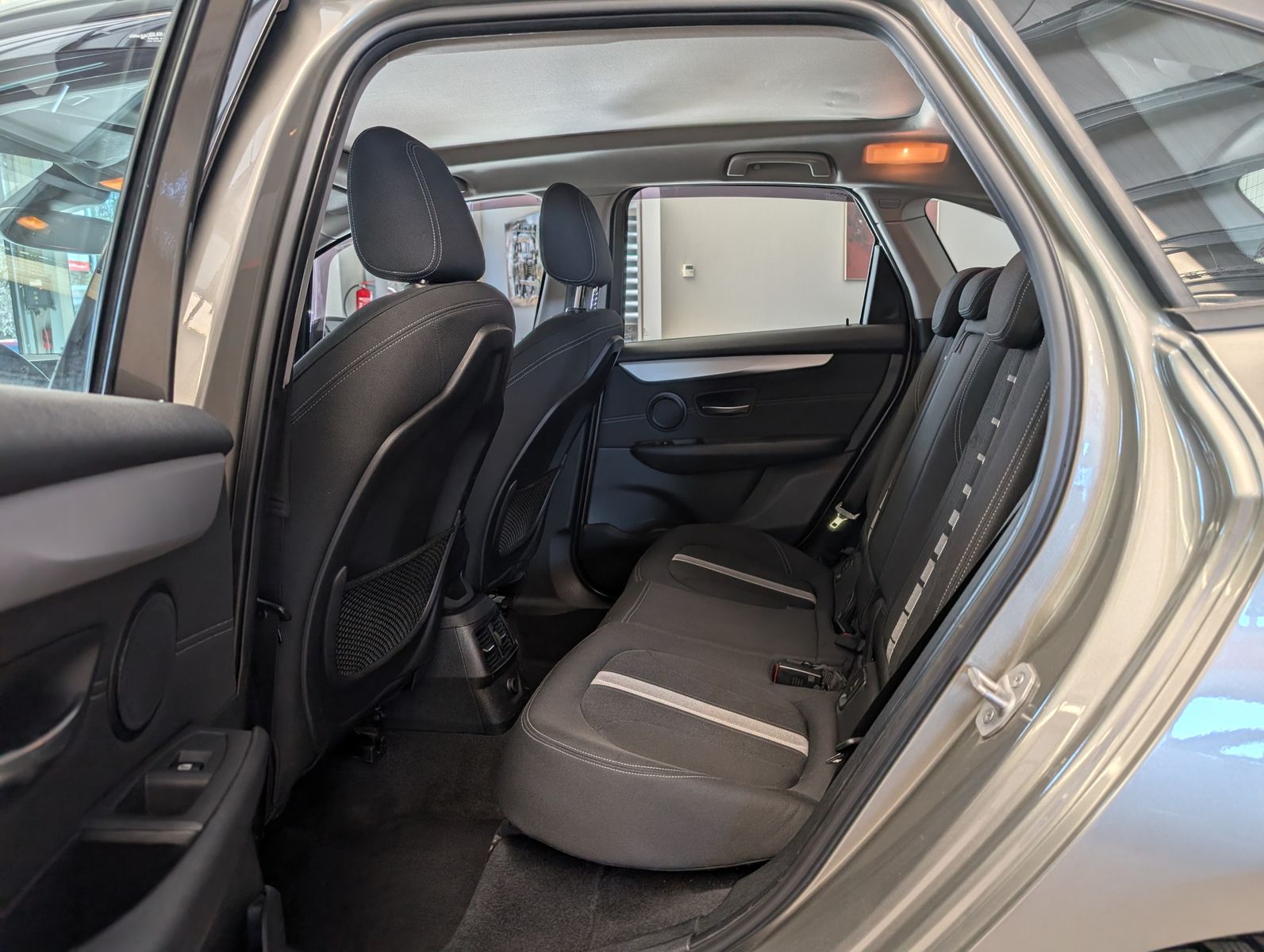 Fahrzeugabbildung BMW 220 i Active Tourer Advantage Navi Cam Pano AHK