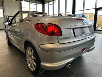 Peugeot 206 Cabriolet CC Platinum *TÜV NEU* Alu*Navi*
