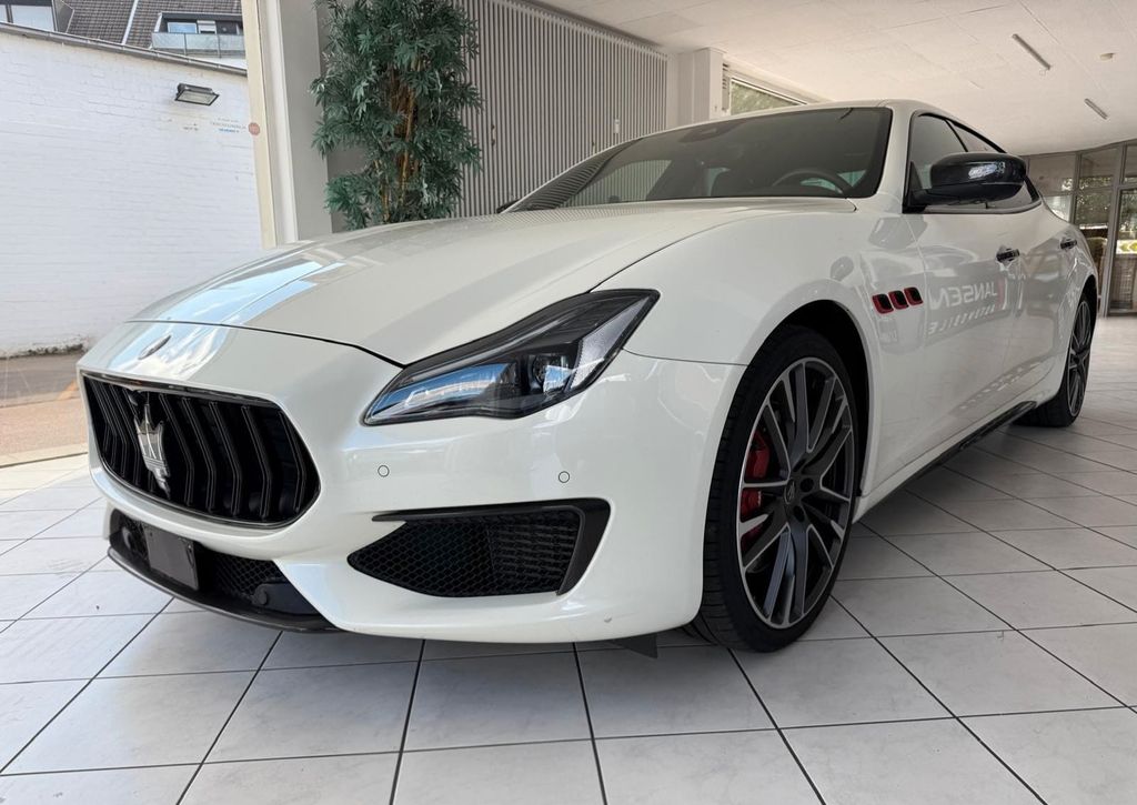 Maserati Quattroporte