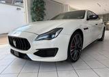 Maserati Quattroporte Trofeo Full Option | Soft Close - Maserati Quattroporte: Trofeo