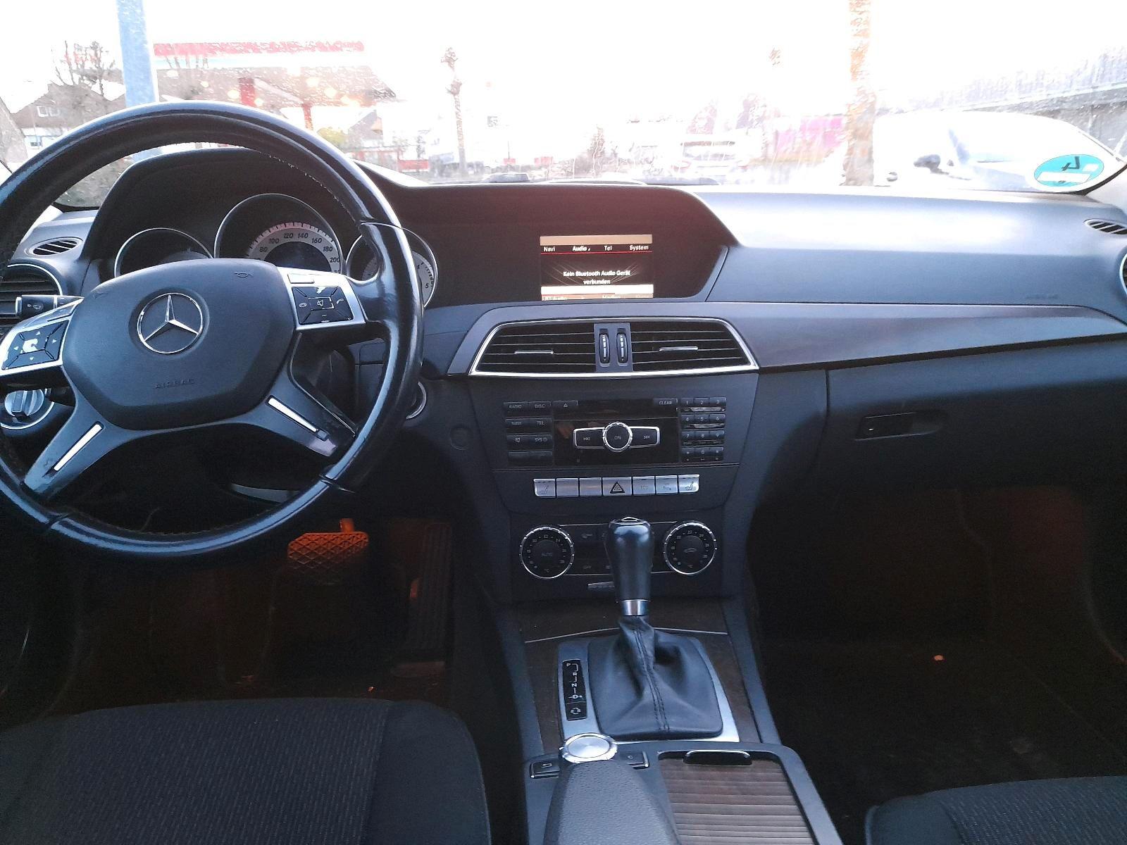 Mercedes-Benz 220 2013 — photo 14