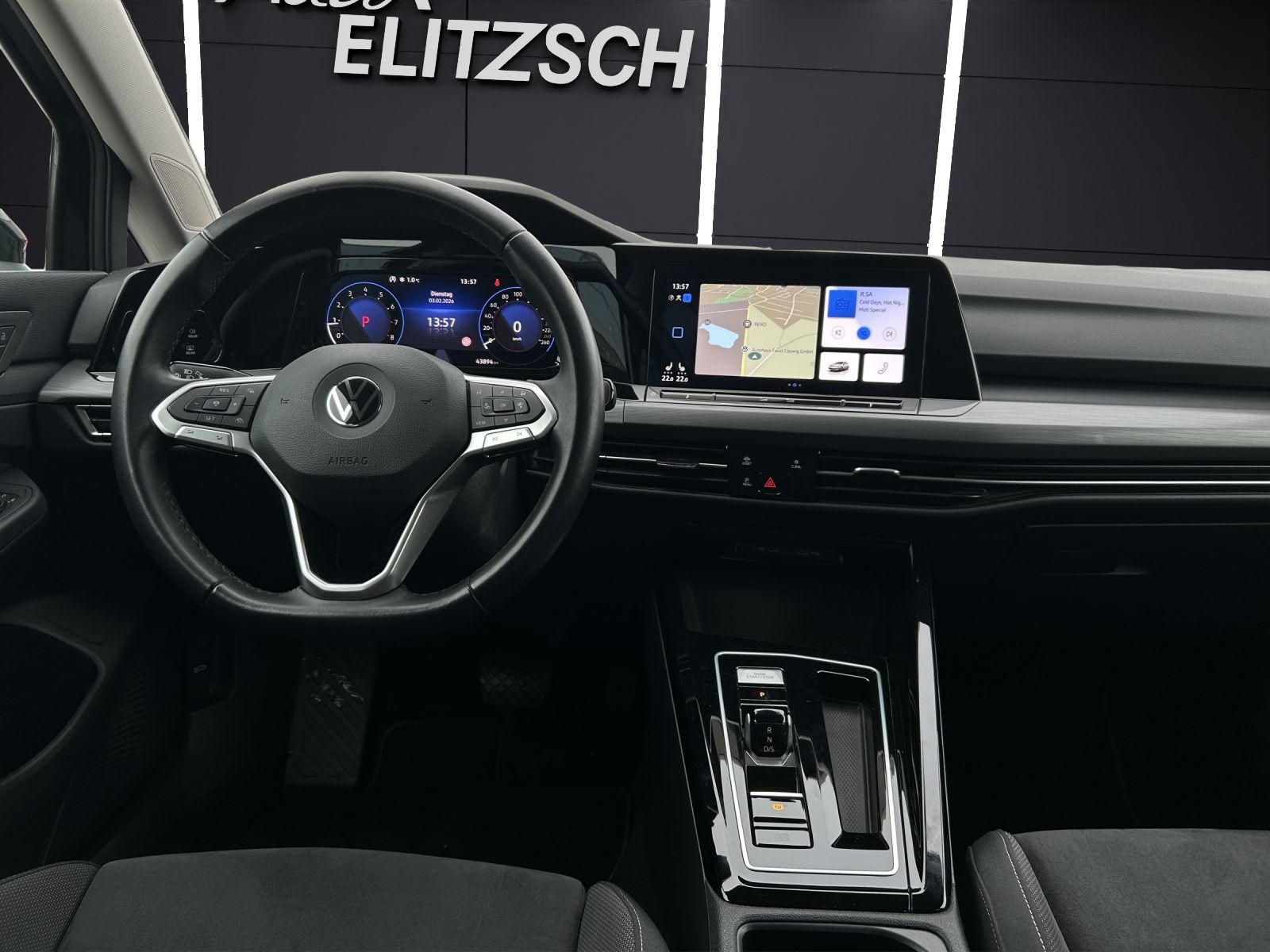 Fahrzeugabbildung Volkswagen Golf VIII Variant TSI Style DSG 4M Matrix Navi A