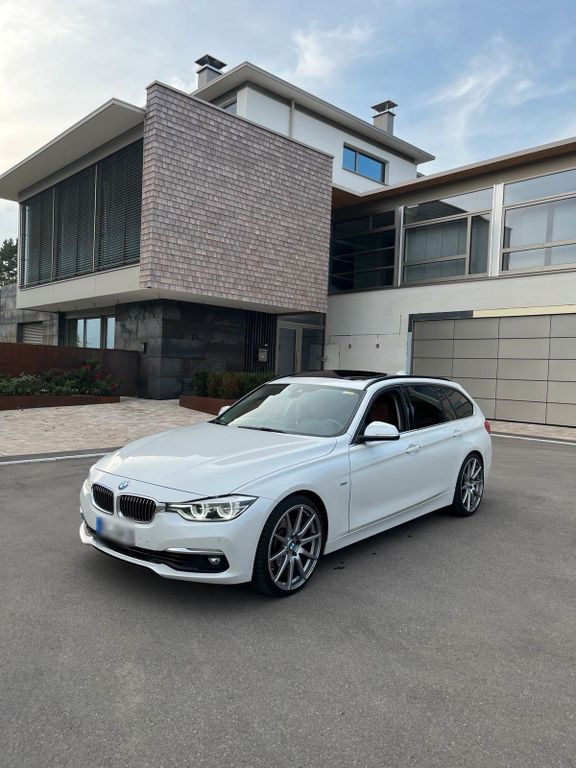 Image of BMW 330