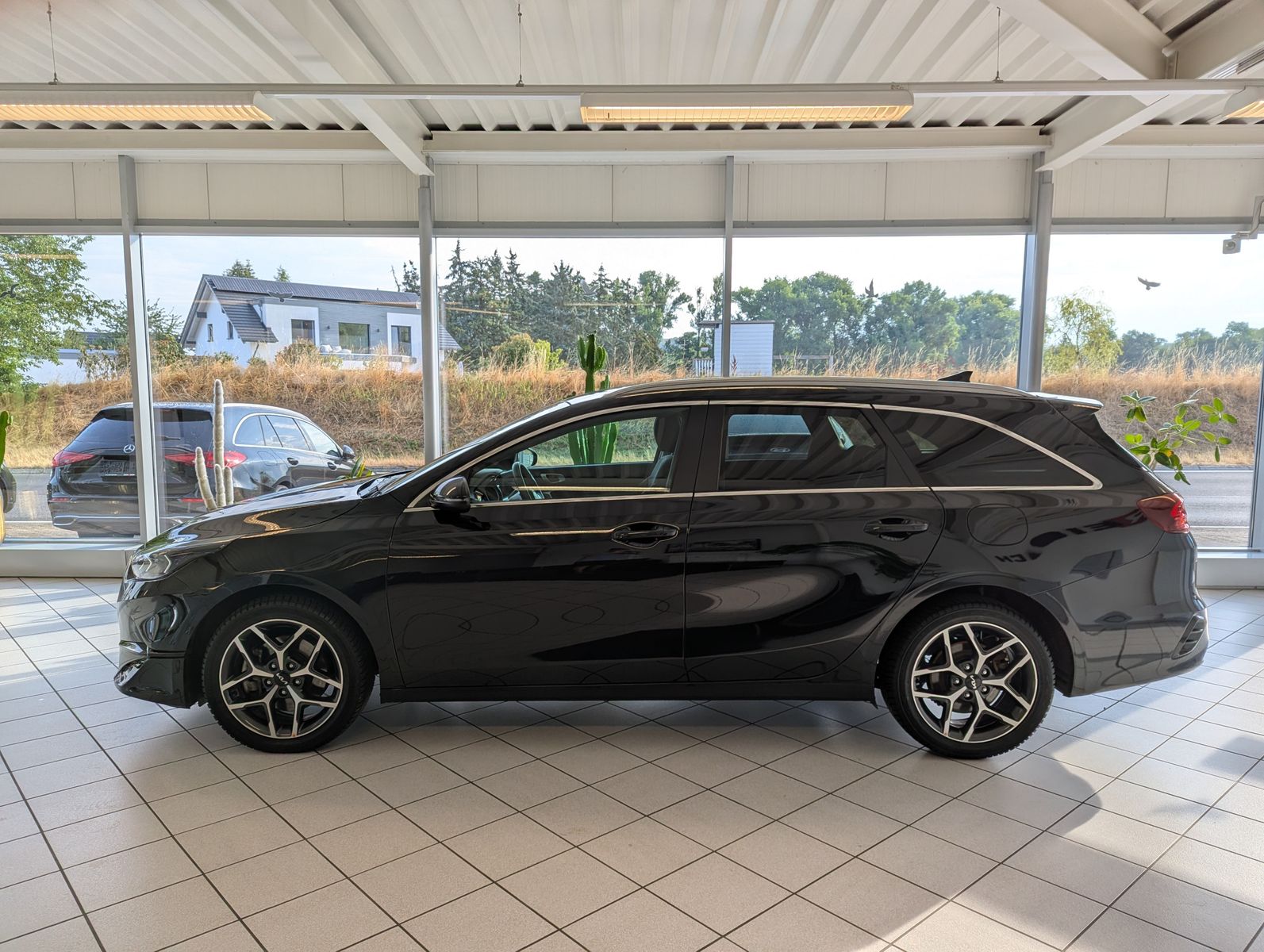 Fahrzeugabbildung Kia cee'd Sportswagon 1.5 Ultim Style-Pak JBL ACC 7J