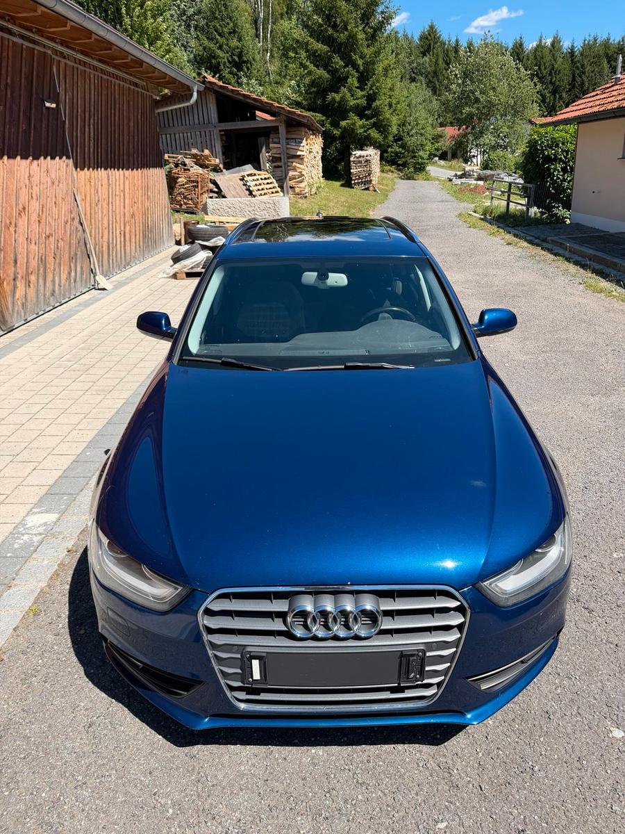 Audi A4 2012 — rear view