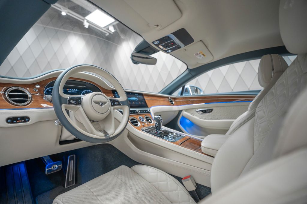 Continental GT V8 MULLINER BLUE/BEIGE - Bild 12