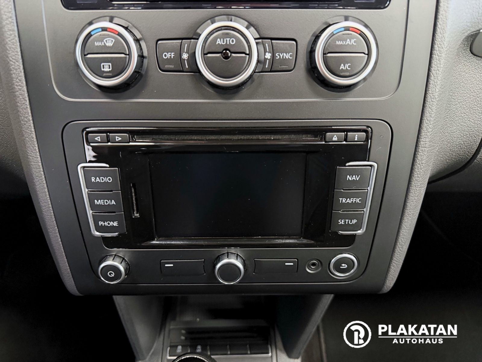 Fahrzeugabbildung Volkswagen Touran Zahnriemen Neu, Parksensoren, TÜV Neu,