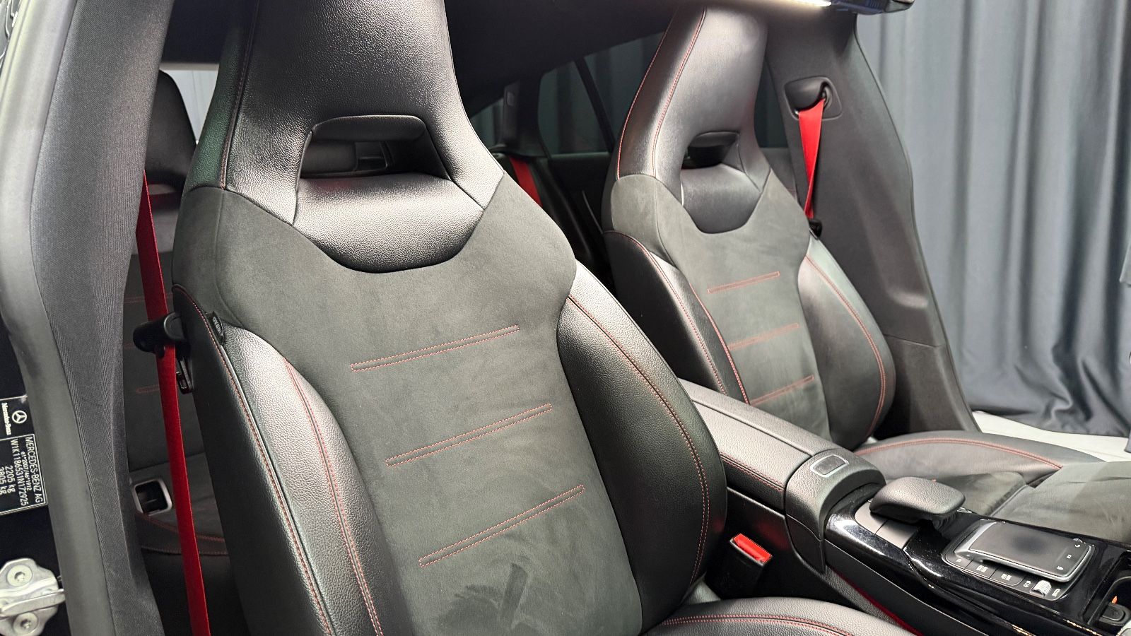 Fahrzeugabbildung Mercedes-Benz CLA 45 AMG Shooting Brake|BURMESTER|HEAD-UP|VOLL