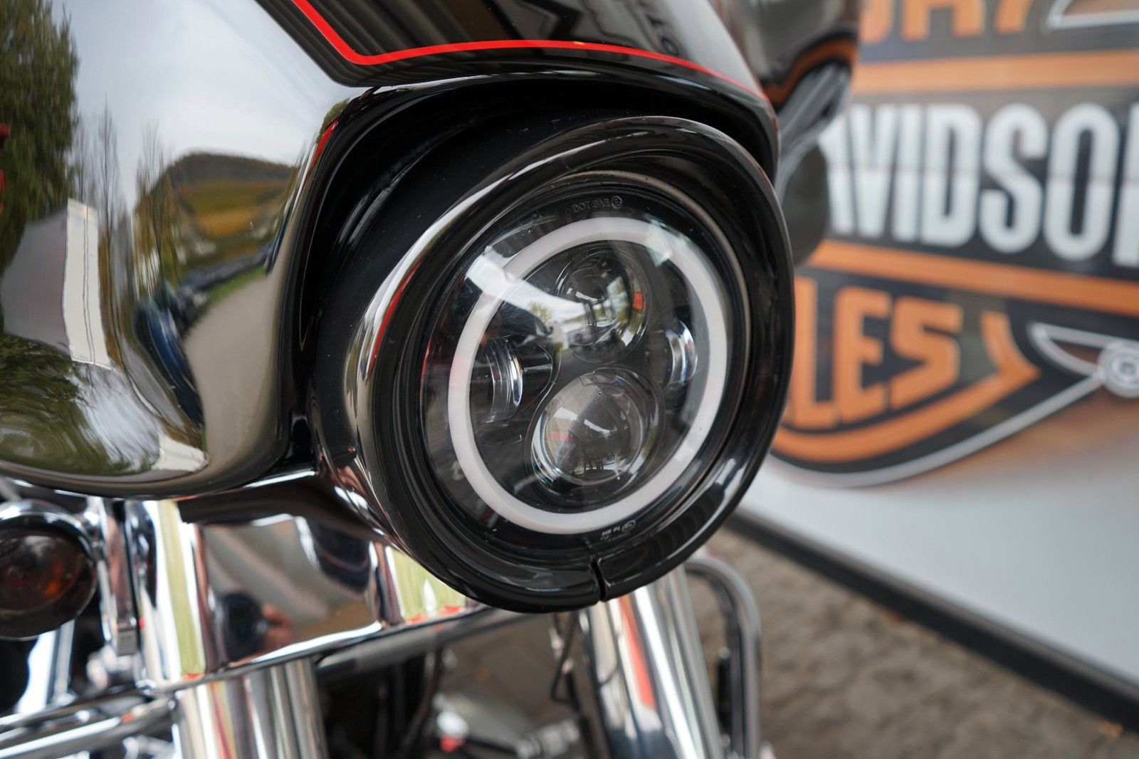 Fahrzeugabbildung Harley-Davidson Street Glide Bagger FLHX mit viel Zubehör