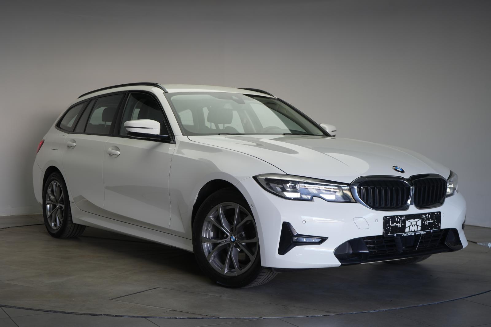 BMW 320 d Touring xDrive Sport Line Leder/ACC/Carpla