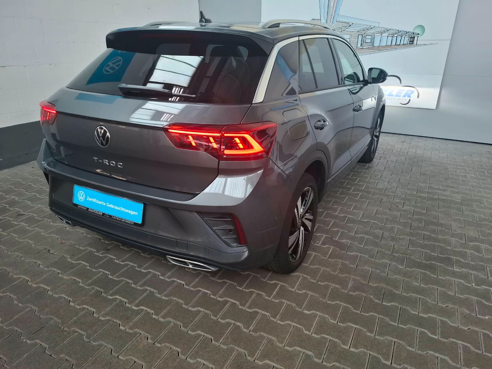 Fahrzeugabbildung Volkswagen T-Roc R-Line 1.5TSI DSG +AHK +IQ.Light +Panorama