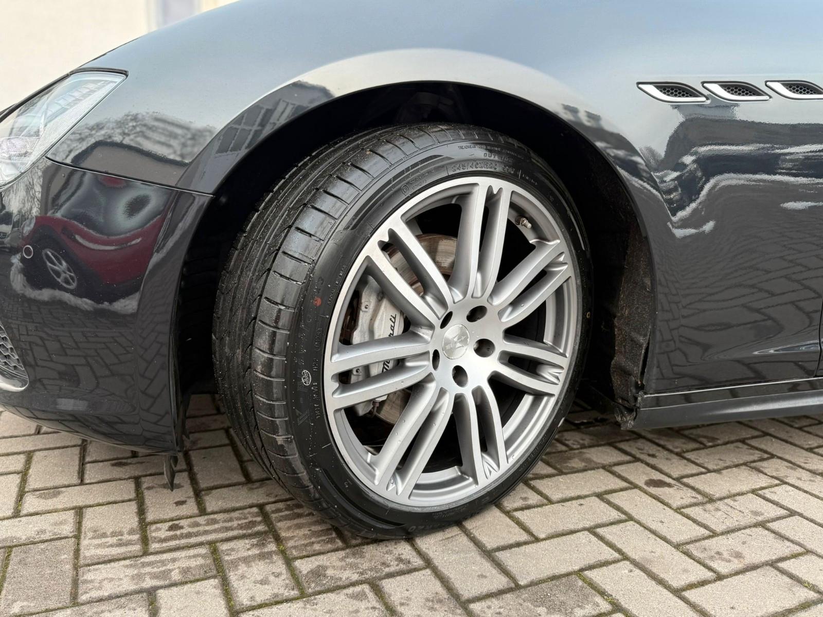 MASERATI GHIBLI 3.0 V6 DIESEL 272ch - CUIR - TOIT OUVRANT - CAMÉRA 360° - APPLE CARPLAY - BI-XÉNON