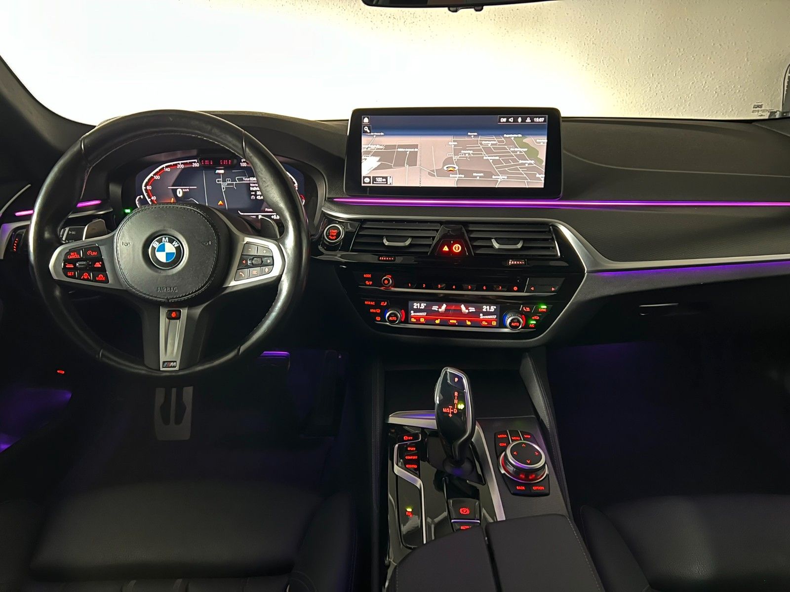 Fahrzeugabbildung BMW 530 d xDrive M SPORT/AHK/VRTL COCKPIT/eGSD/ACC