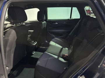 Fotografie des Opel Insignia Sports Tourer 1.5 DI Turbo Dynamic LED