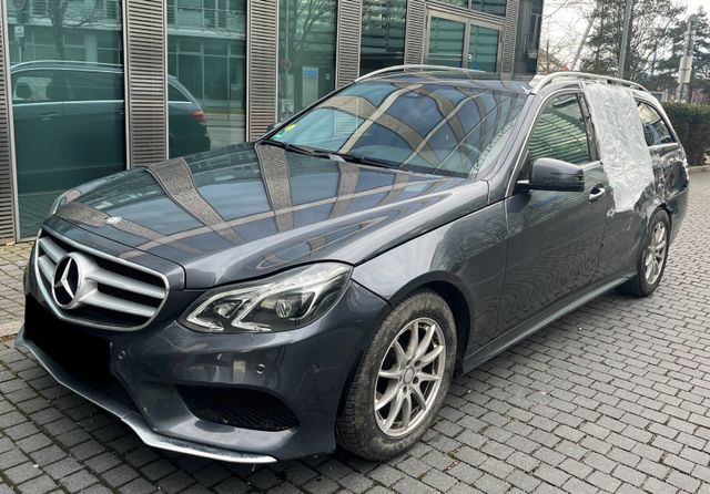 Mercedes-Benz E 220 E -Klasse T-Modell E 220 BlueTec AMG Line