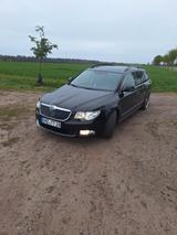 Skoda Superb 3.6 V6 DSG 4x4 Elegance Combi Elegance - Skoda Superb: V6