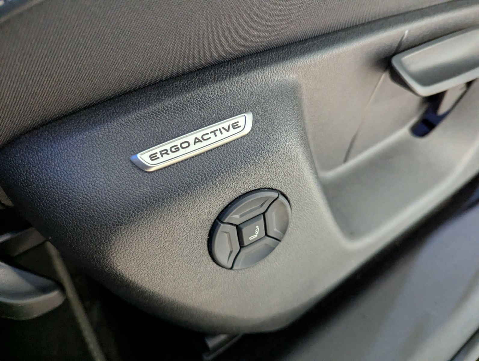 VW Tayron 2.0 4M R-Line Launch Pano Matrix AHK 20" - Image 28