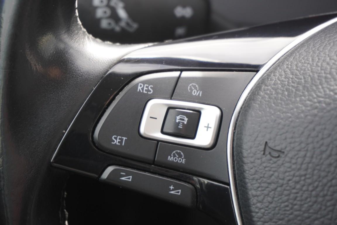 Volkswagen Golf VII Variant 1.0 Comfortline ACC PDC Klimaau