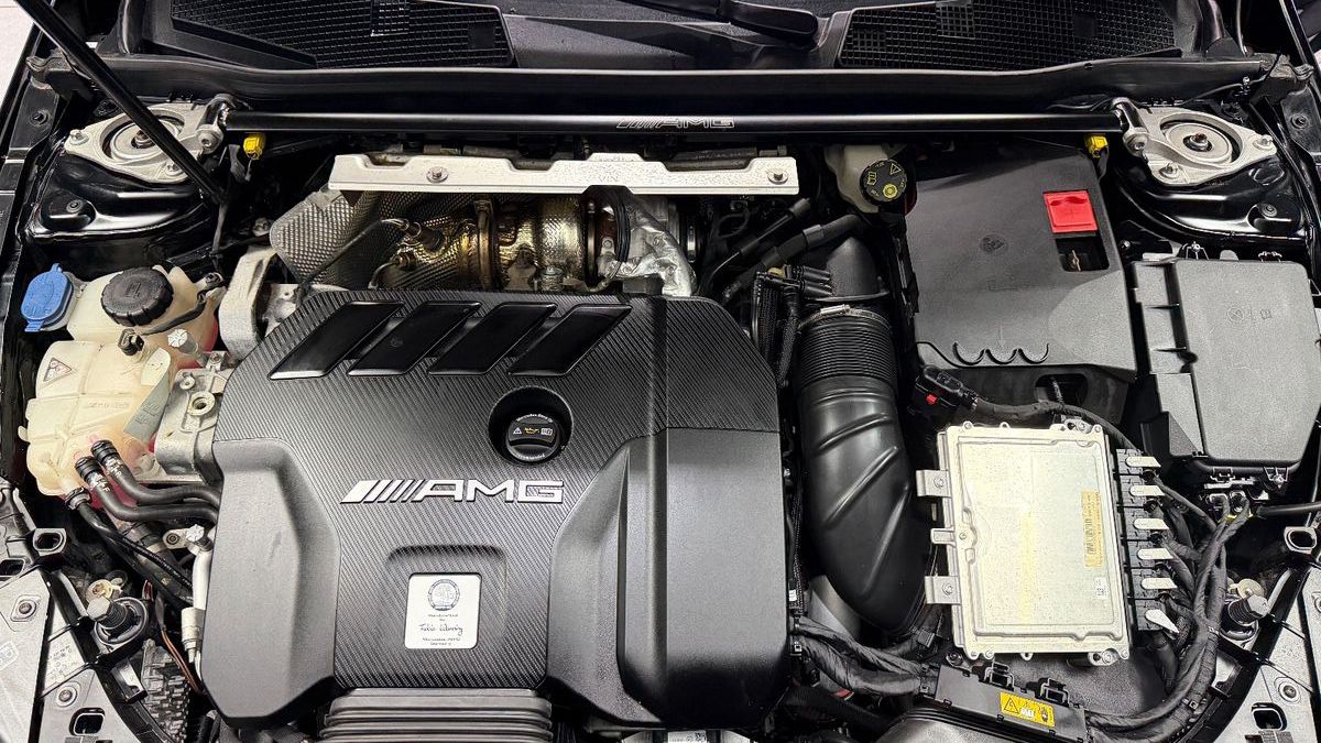 Fahrzeugabbildung Mercedes-Benz CLA 45 AMG Shooting Brake|BURMESTER|HEAD-UP|VOLL