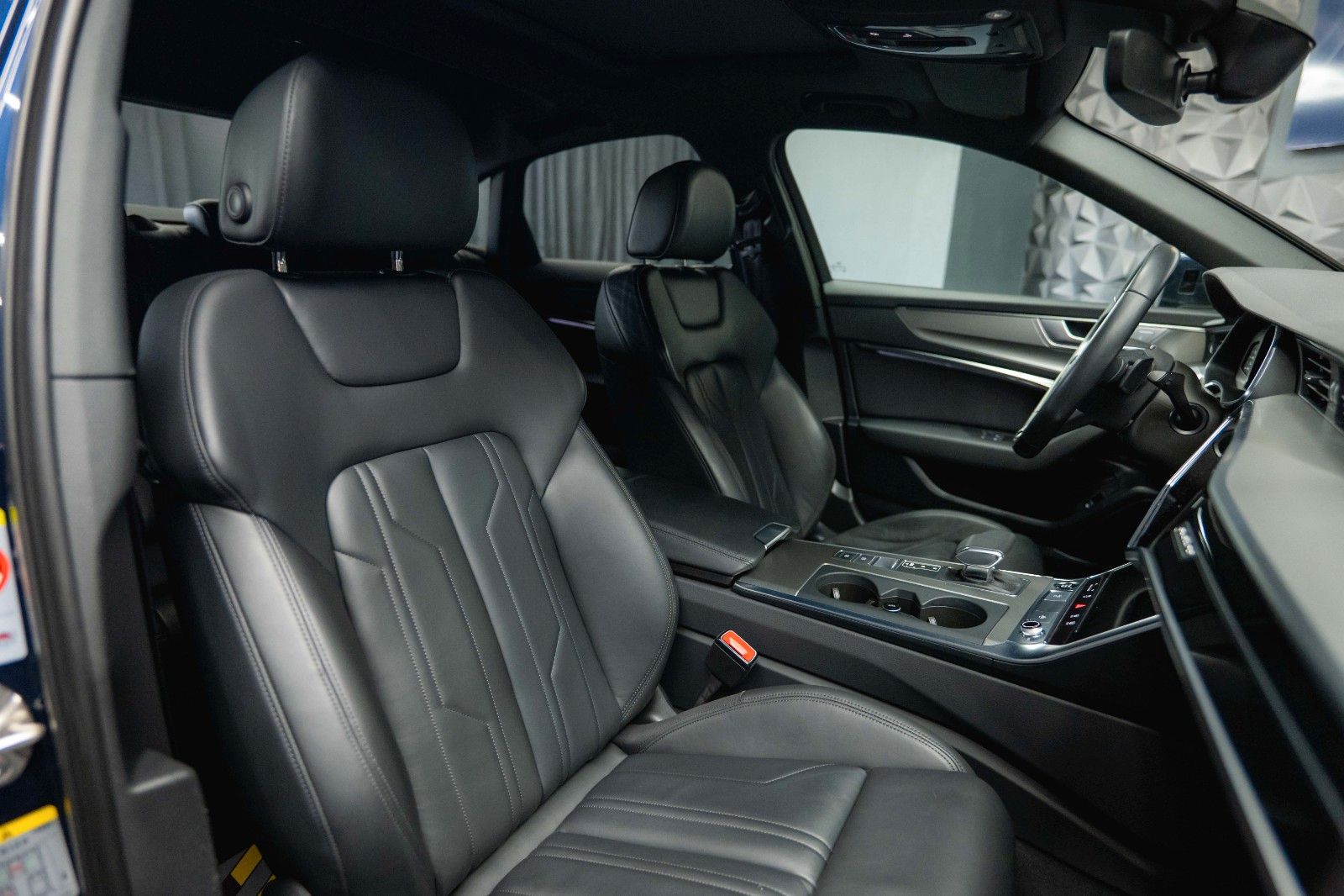 Fahrzeugabbildung Audi A6 55 TFSI quattro S-Line Sport Black Design ACC