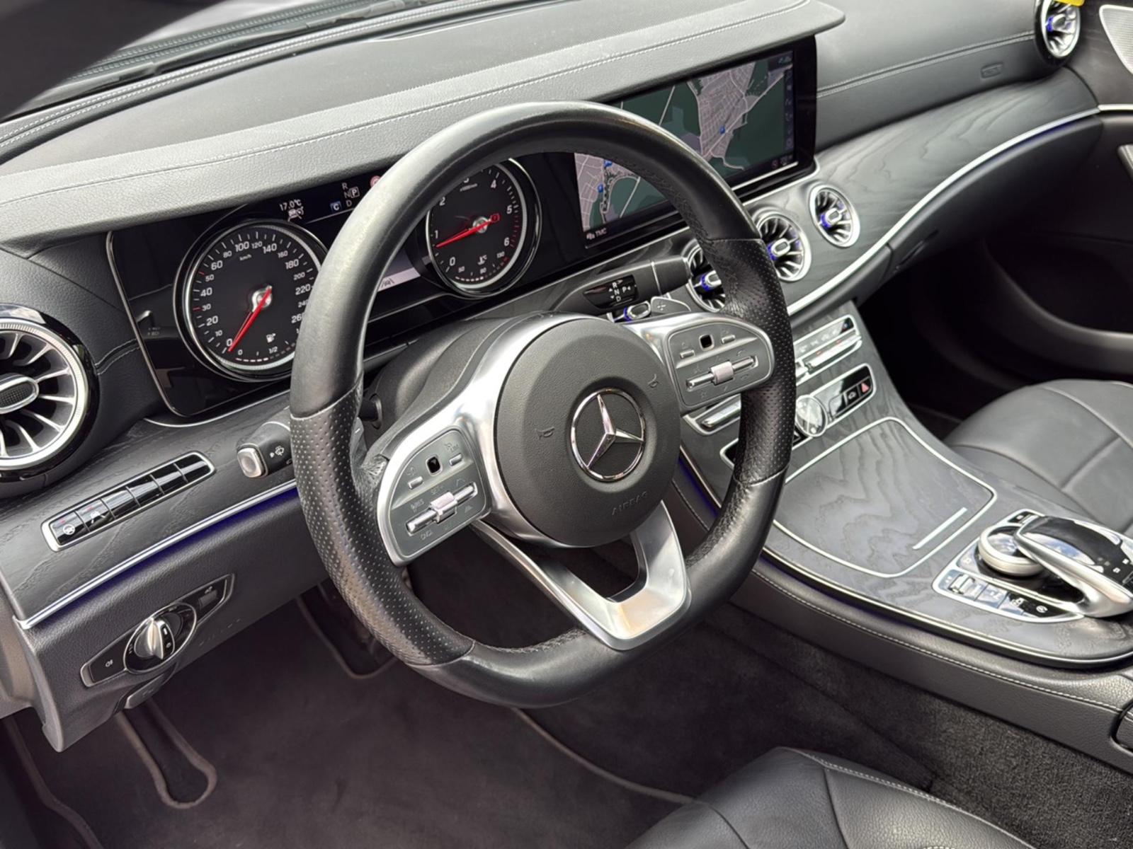 Mercedes-Benz CLS 300 d AMG LINE*15M JUNGE STERNE*AHK*360°*SD*