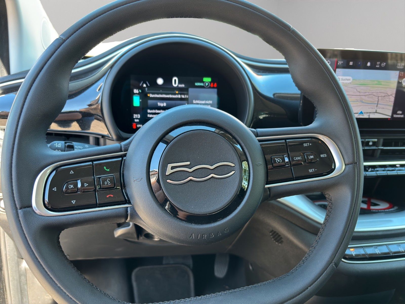 Fahrzeugabbildung Fiat 500e Icon | 42kwh | Carplay