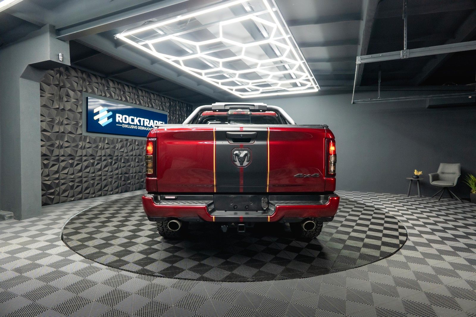 Fahrzeugabbildung Dodge RAM 5.7 V8 HEMI 4x4 OFFROAD Night-Paket *LED*19%