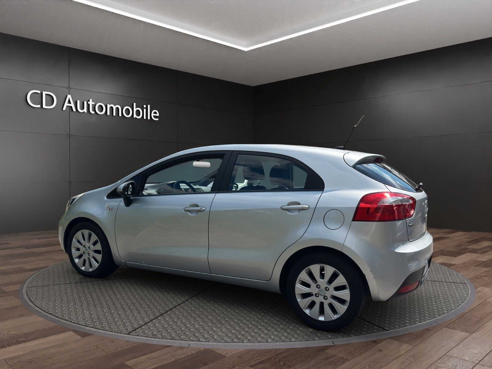Fahrzeugabbildung Kia Rio Edition 7 Klima/Navi/Kamara/TÜV NEU