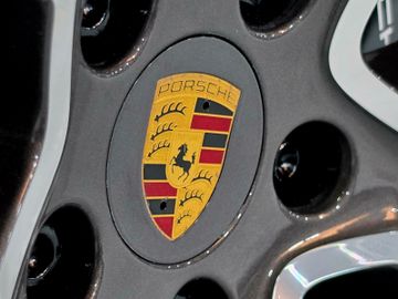 Porsche Cayenne - 4