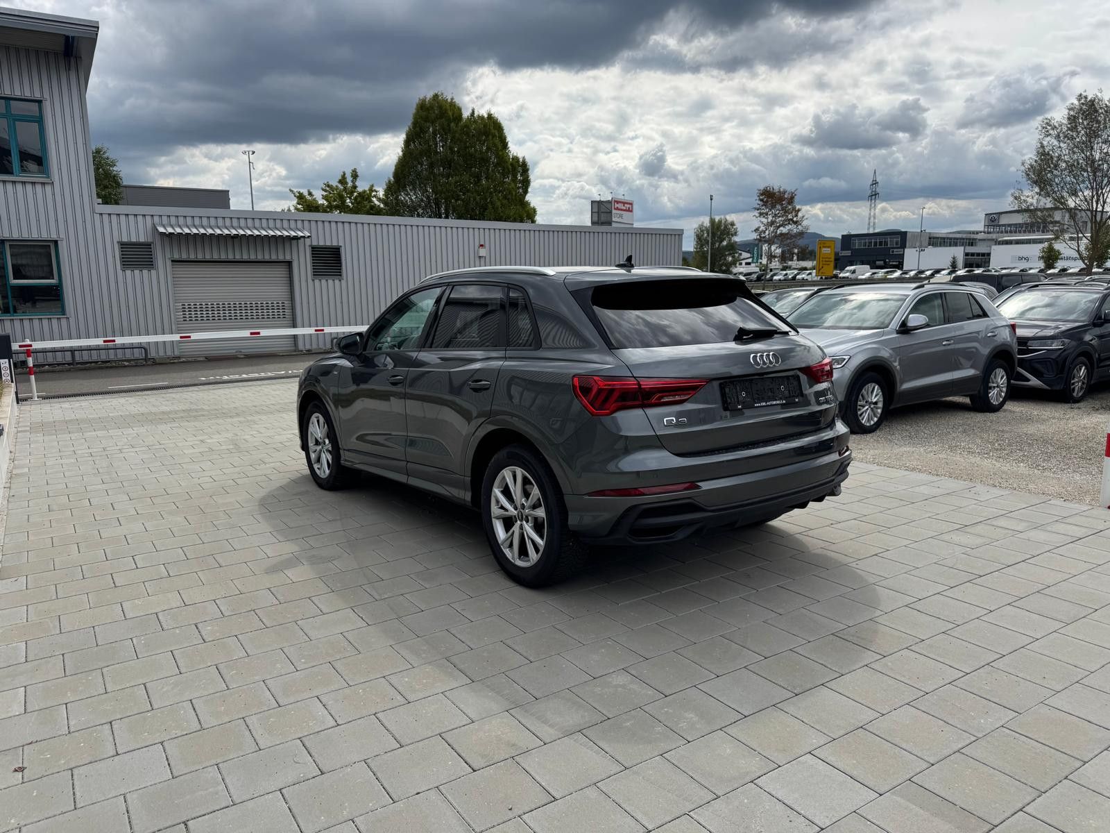 Audi Q3 35 TFSI S line AHK /  foto 4