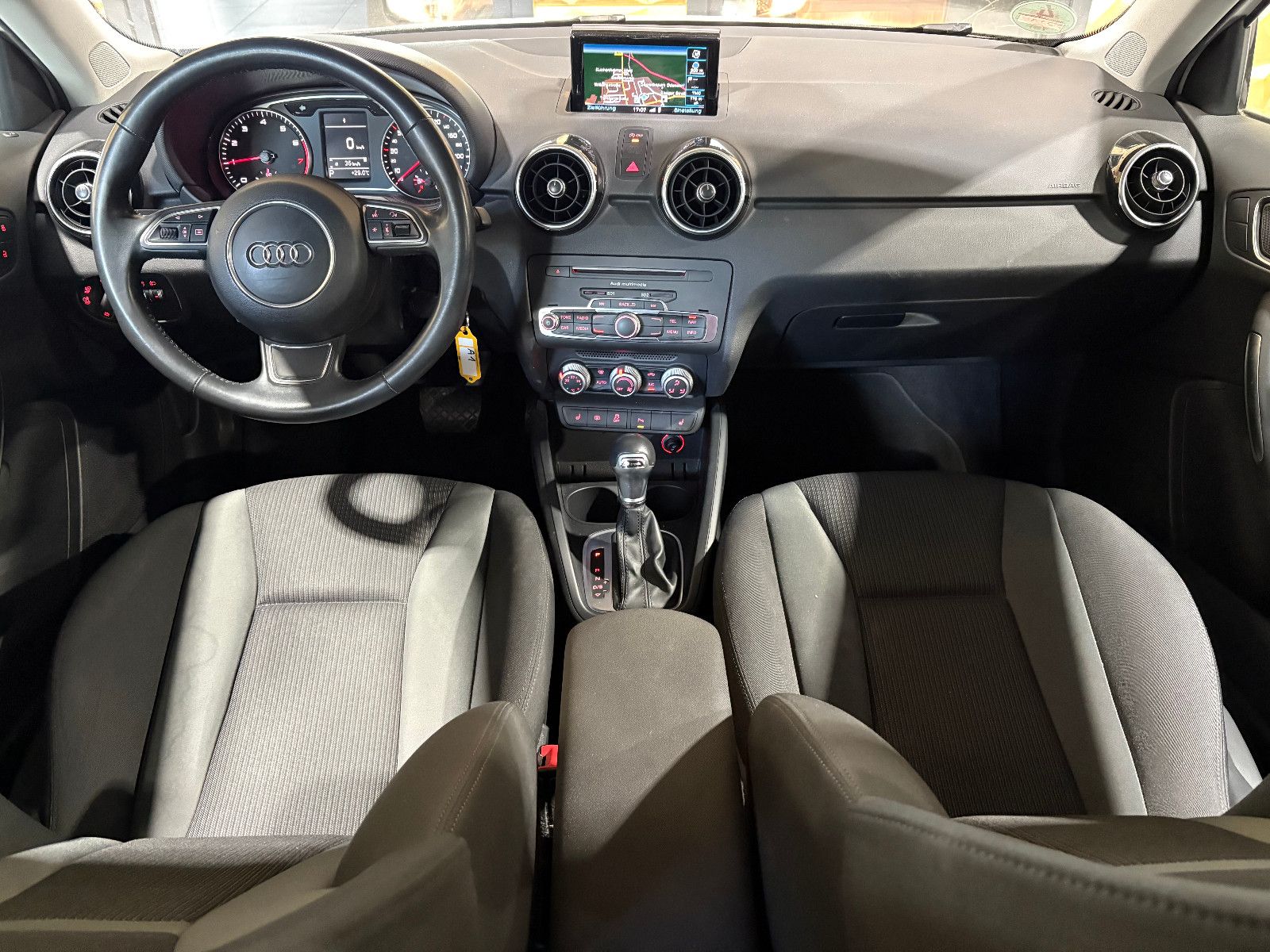 Fahrzeugabbildung Audi A1 Sportback design/S-TRONIC/PDC/NAVI/SHZ/KLIMA