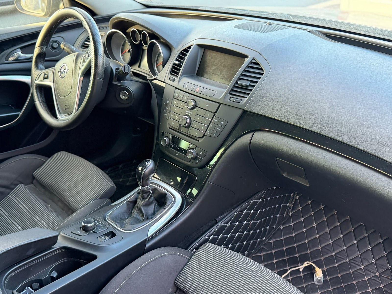 Opel Insignia 2010 — photo 7