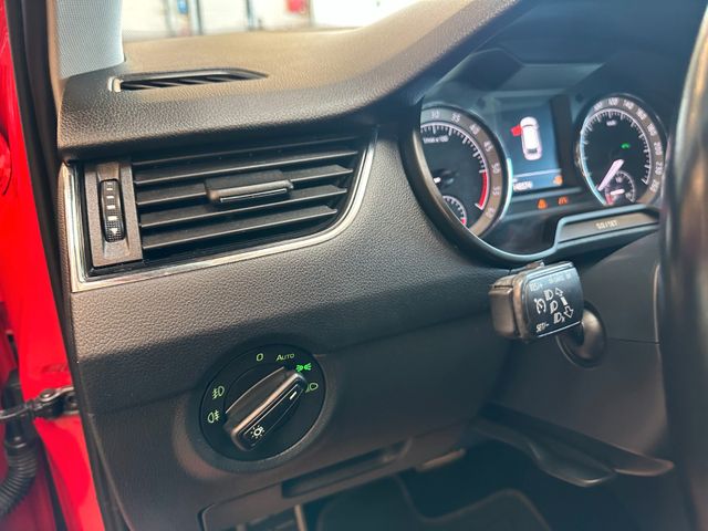 Skoda Octavia Combi Drive *LED*AHK*Klima*Sitzh*