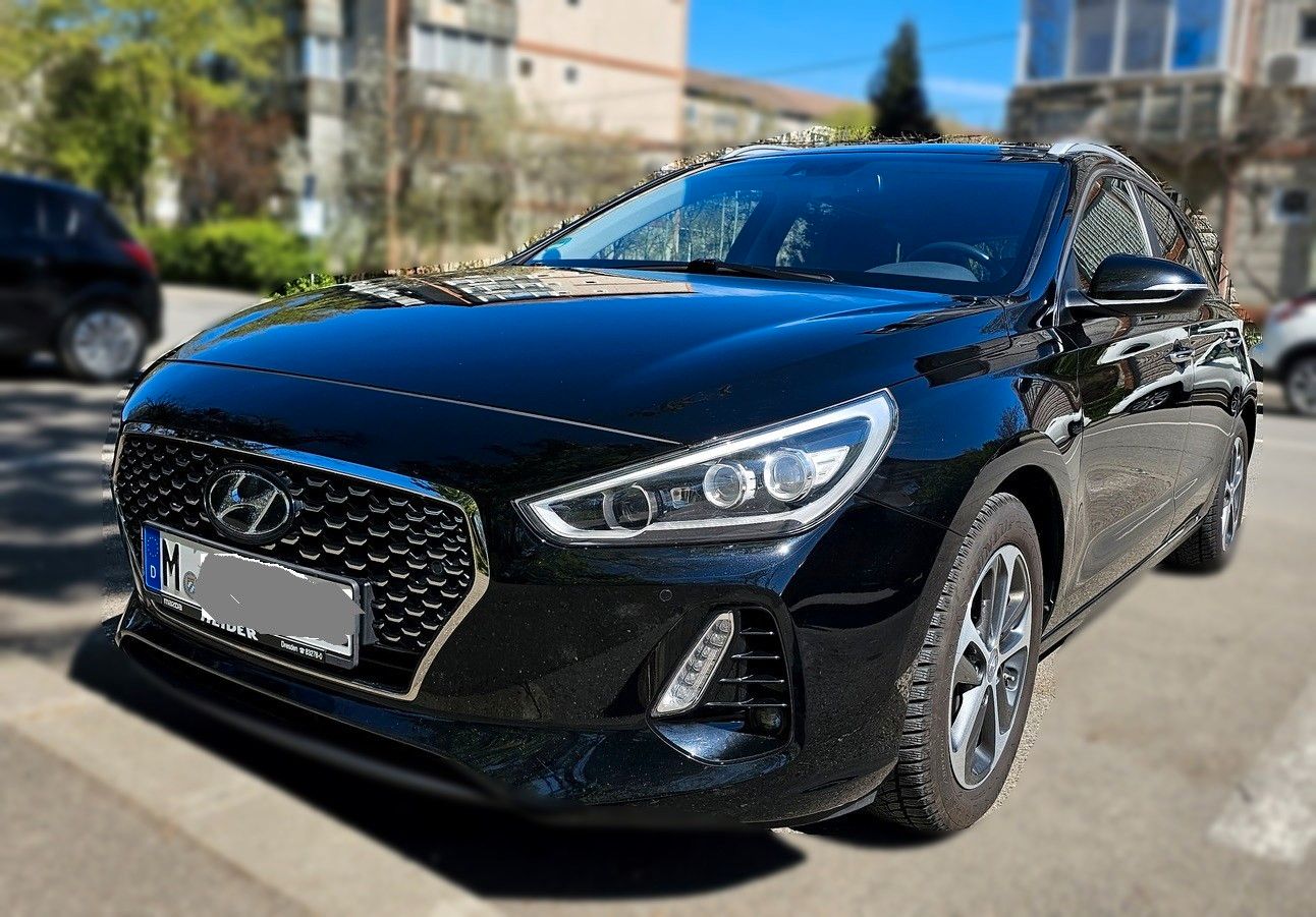 HYUNDAI i30