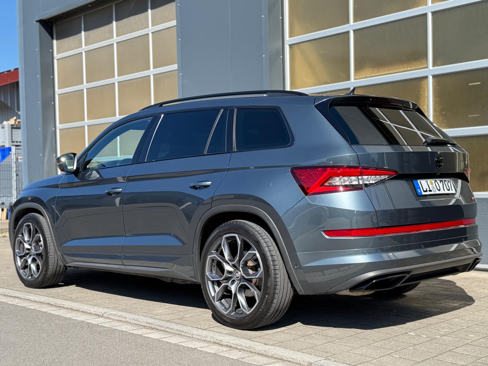 Skoda Kodiaq RS 4x4 7-Sitzer PANO StdHzg. 20 ACC Keyl.