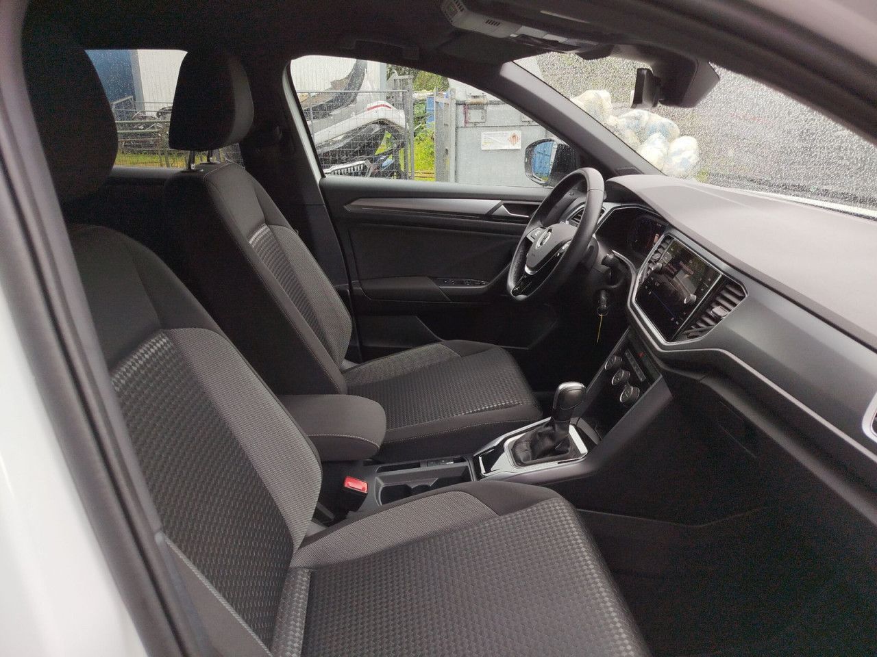Fahrzeugabbildung Volkswagen T-ROC Style ACTIVE 1.5 TSI DSG Standhg Navi