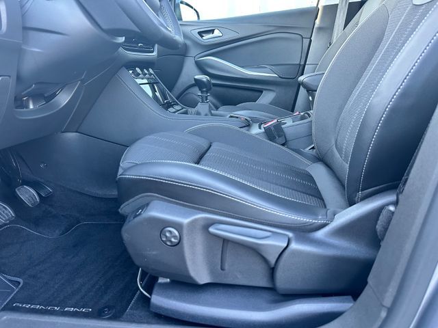 Fahrzeugabbildung Opel Grandland 1.2 Turbo GS Line 360,KlimaA,LED,Navi
