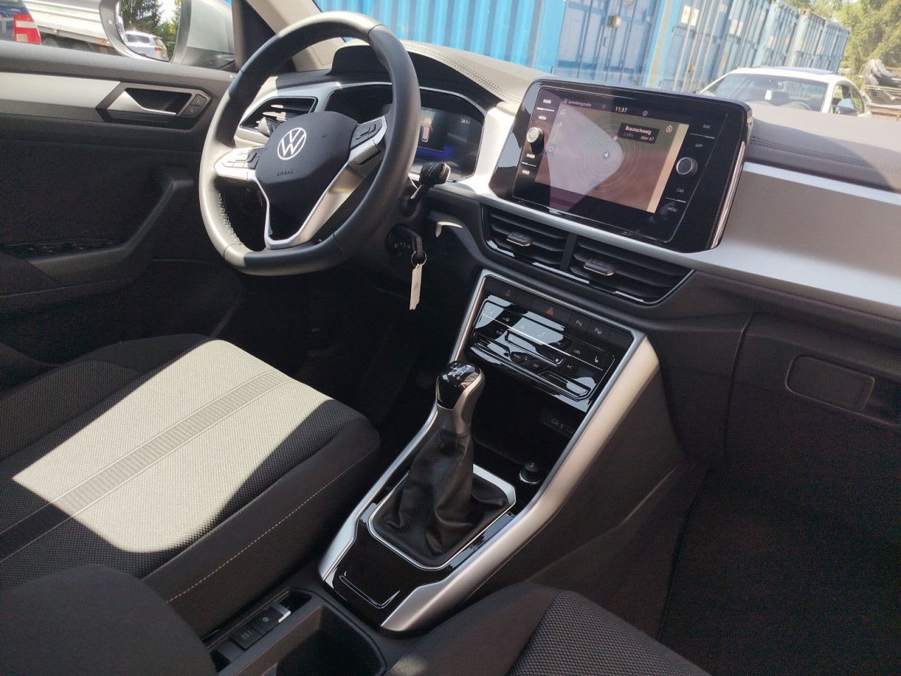 Fahrzeugabbildung Volkswagen T-ROC Life 1.0 l TSI OPF 85 kW (116 PS) 6-Gang