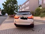 BMW X5 xDrive30d - *Pano*HuD*360°*8bereift*7sitze* - BMW X5: 7sitzer