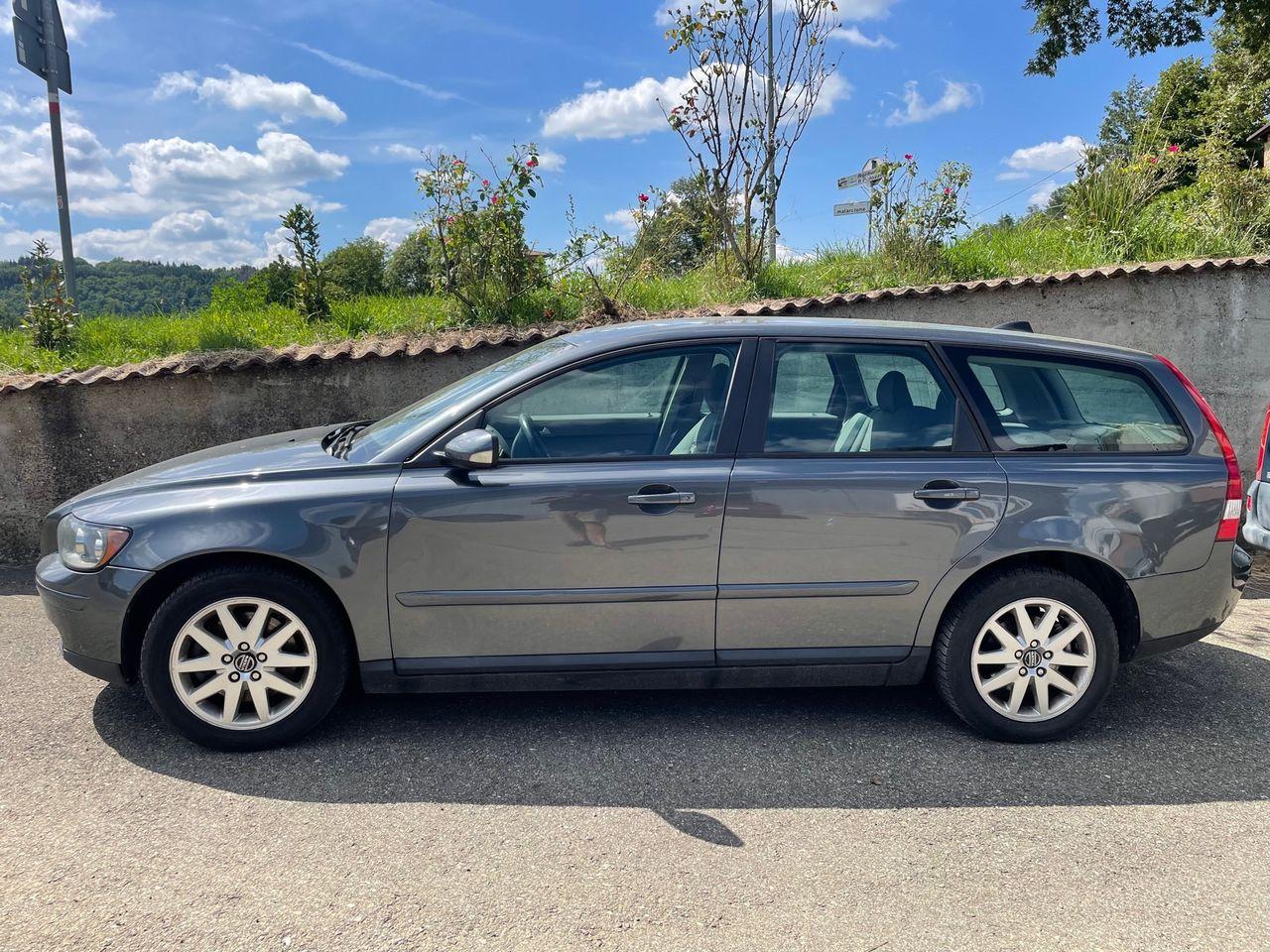 Volvo V50 2007 — rear view