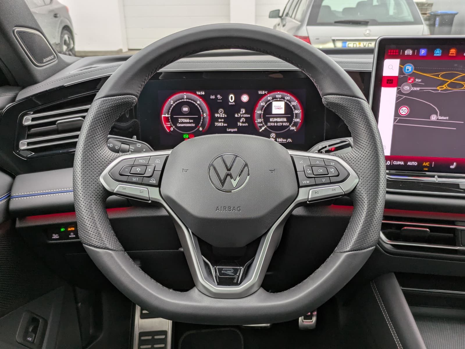 Fahrzeugabbildung Volkswagen Tiguan 2.0 TDI 4M R-Line PANO*H&K*AHK*MATRIX*20"