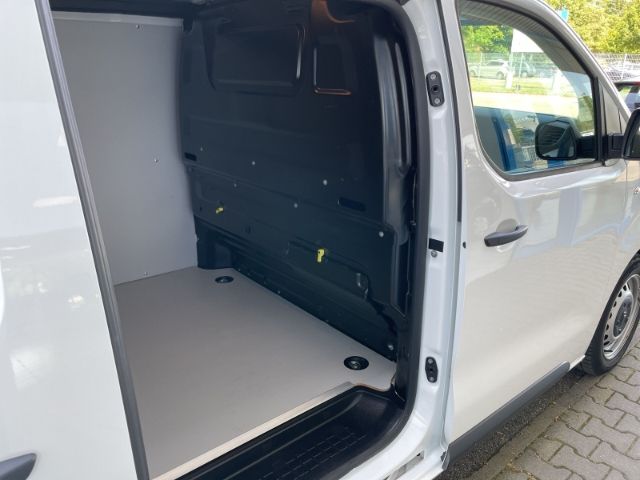 Fahrzeugabbildung Citroën Jumpy 1.5 BlueHDi 100 Club M-L2H1 3-Sitzer, Rück
