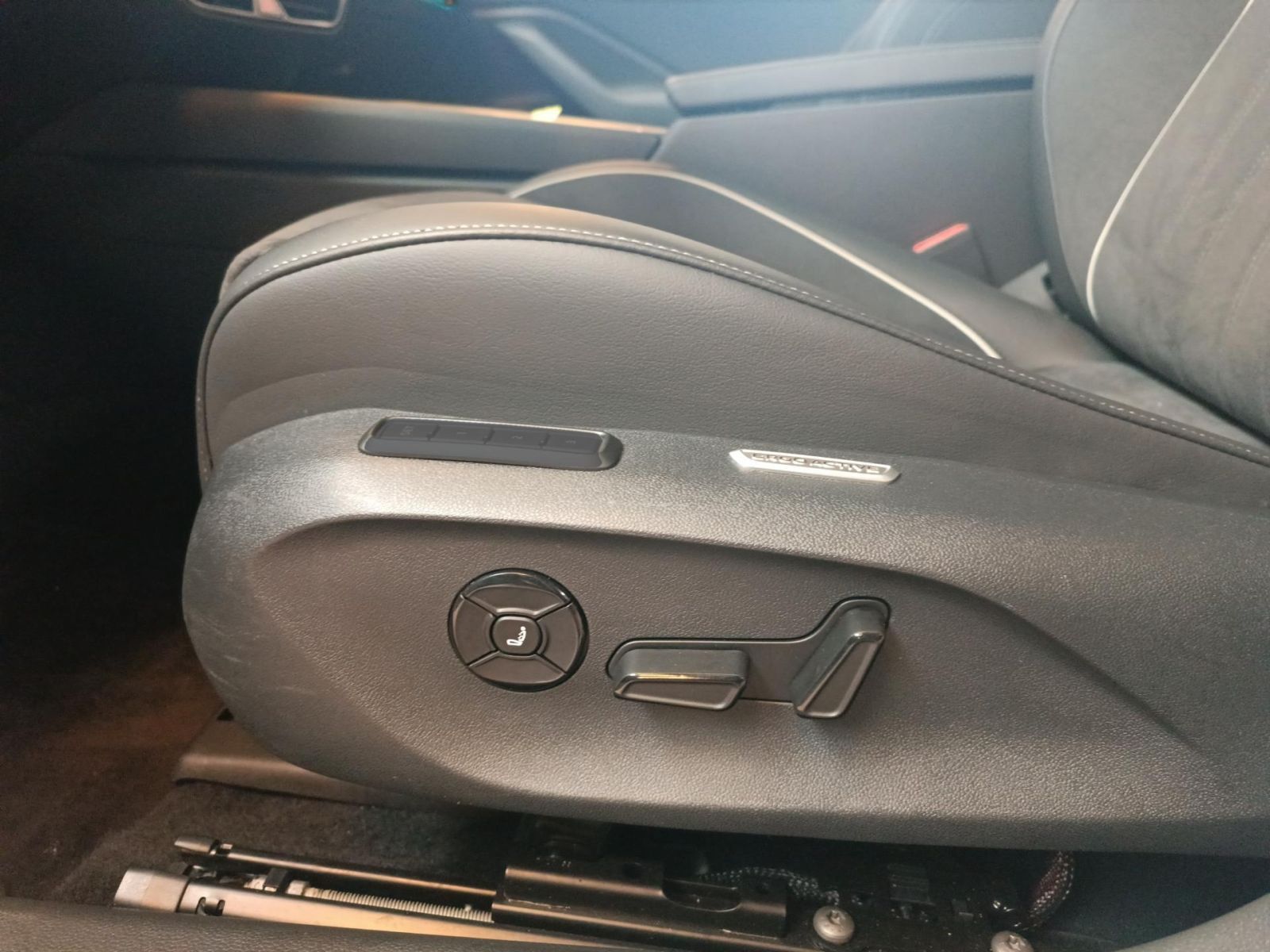 Volkswagen Passat Variant - Bild 9