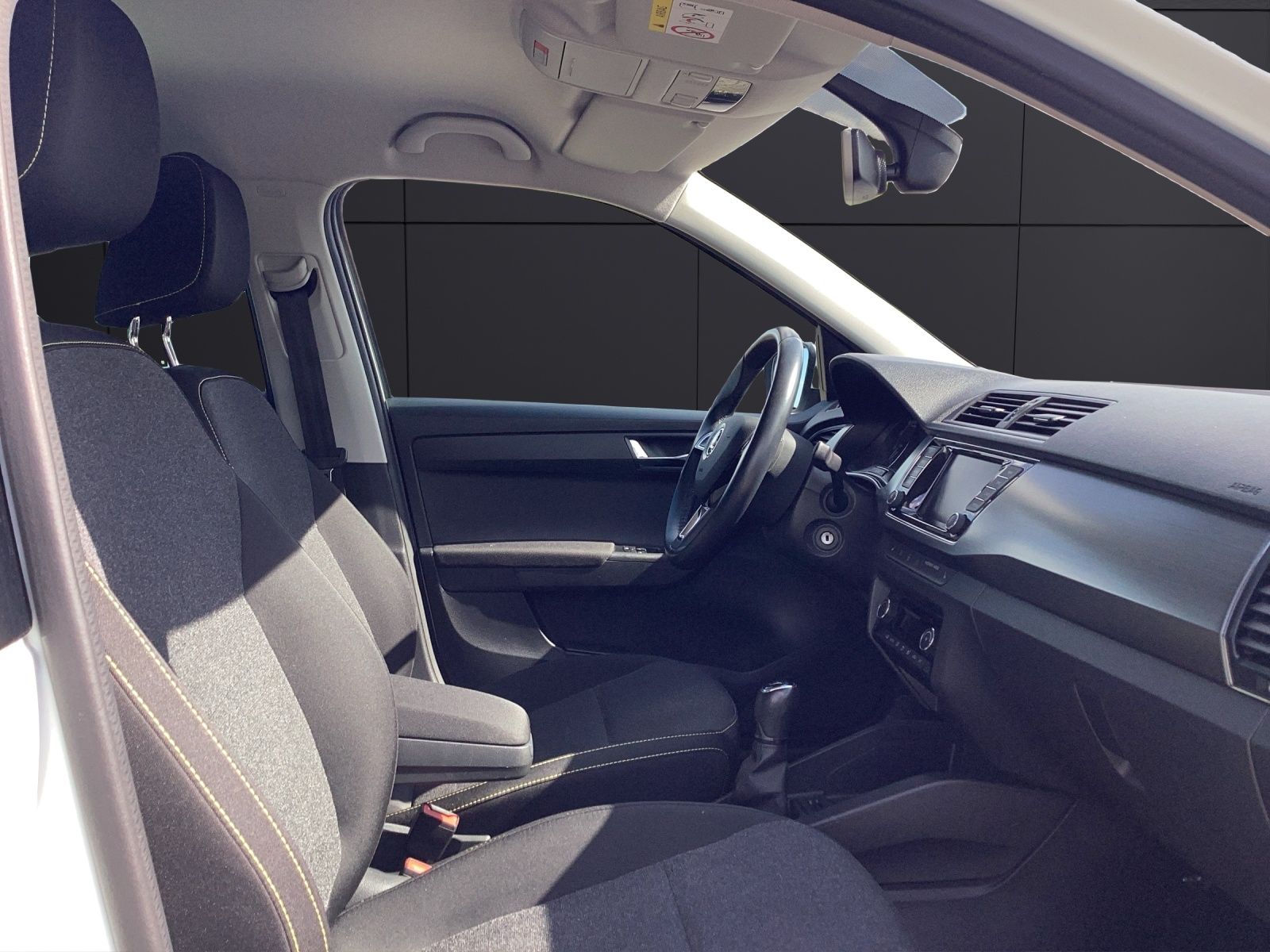 Fahrzeugabbildung SKODA Fabia Combi TSI Soleil LED Navi ACC RFK SHZ