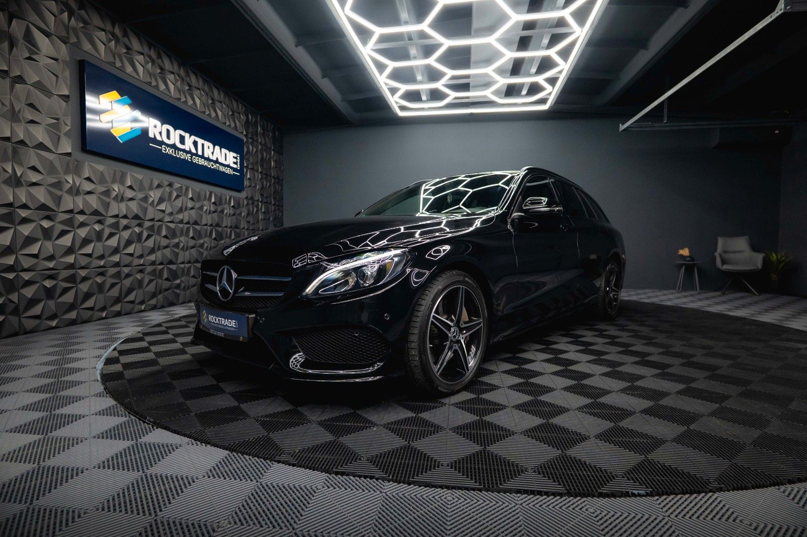 Fahrzeugabbildung Mercedes-Benz C 400 T 4Matic AMG Night-Edition *LED*19%*