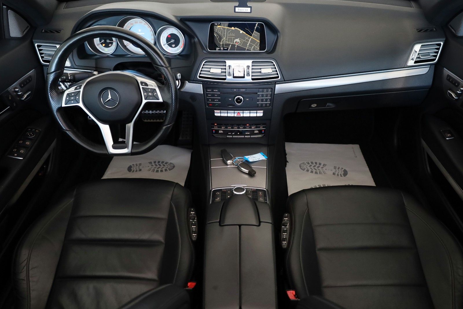Fahrzeugabbildung Mercedes-Benz E400 Cabrio AMG Line Leder,Navi,LED,H/K,Airscarf